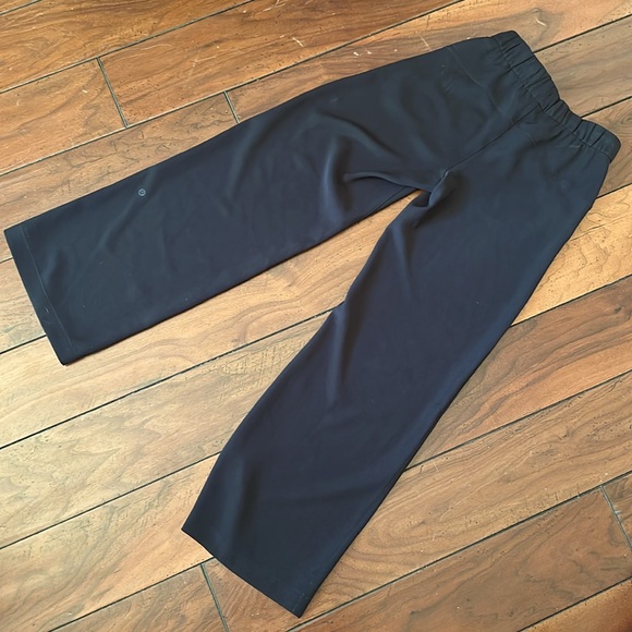 LULULEMON- High Rise Wide leg pants - Picture 3 of 6